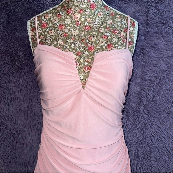 Fashion Nova V Neckline Ruched Sexy Dress - Picture 3 of 7